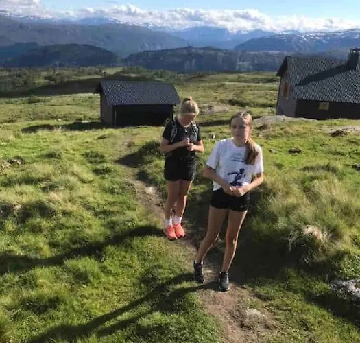 Holiday home Fjelltun *